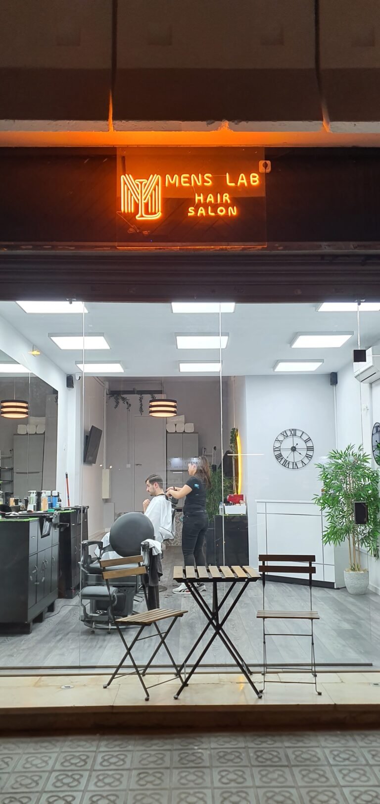 Coupe et barbe à Barcelone chez Men's Lab, barbier dans l'Eixample