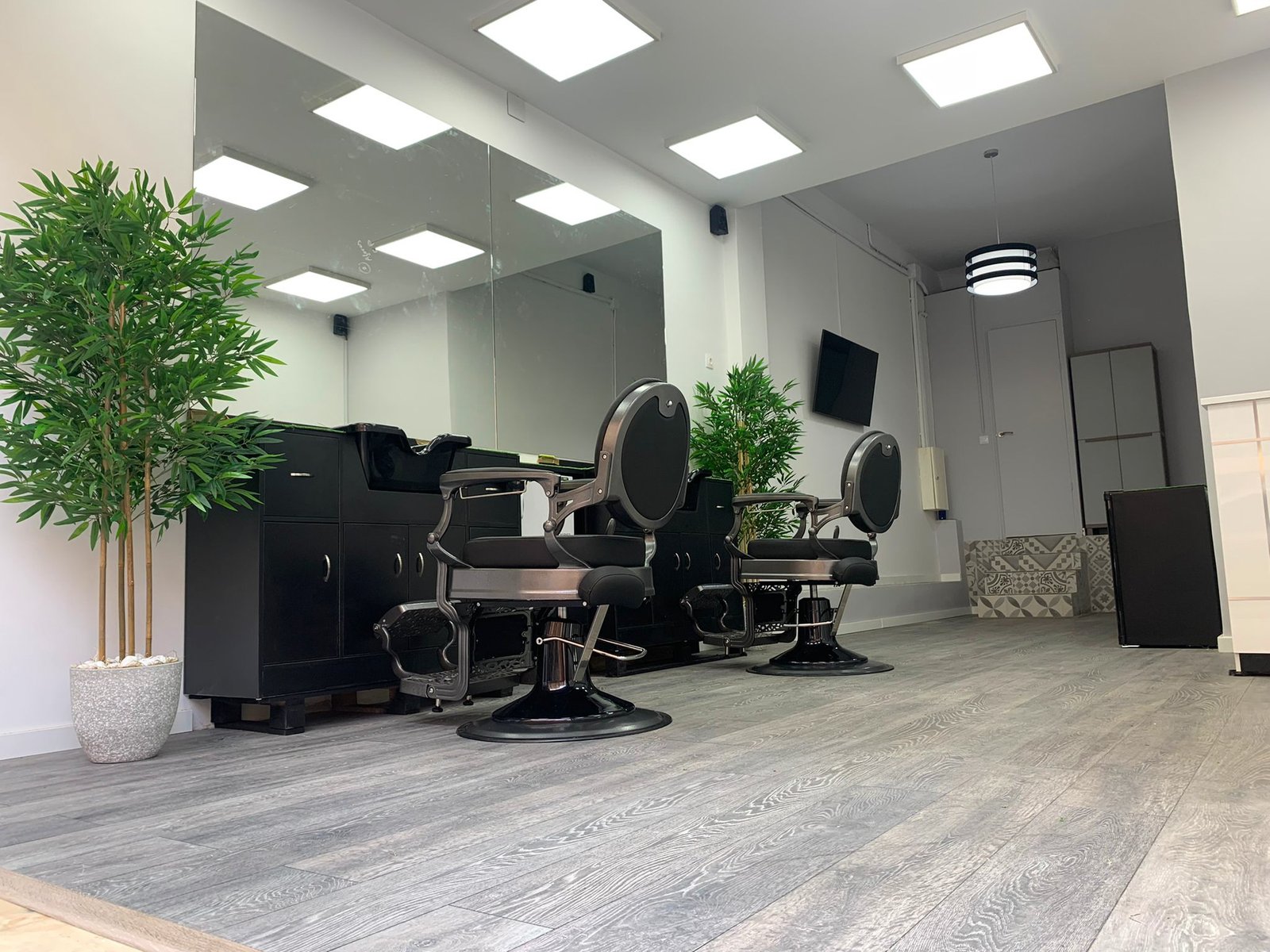 perfilado de barba y corte de pelo en Men's Lab Barcelona
