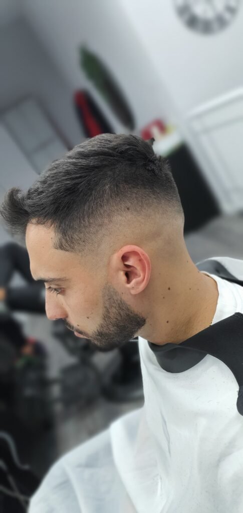Men's haircut at Men's Lab, barbershop in Barcelona's Eixample