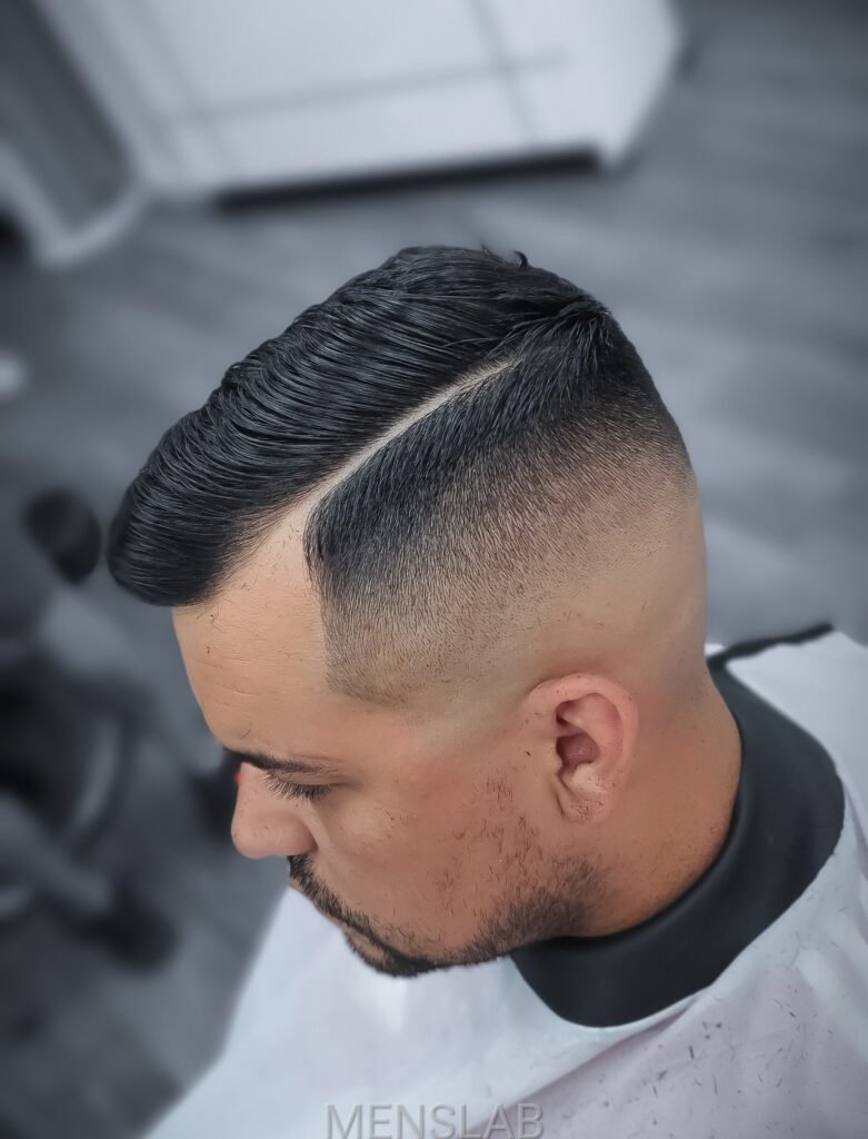 Corte de pelo para hombre en Men's Lab, barbería del Eixample de Barcelona