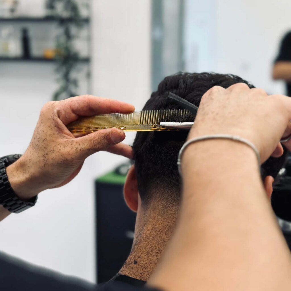 Antes y después de un corte y arreglo de barba en Men's Lab, Barcelona